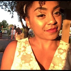 Meet your Posher, Michaela